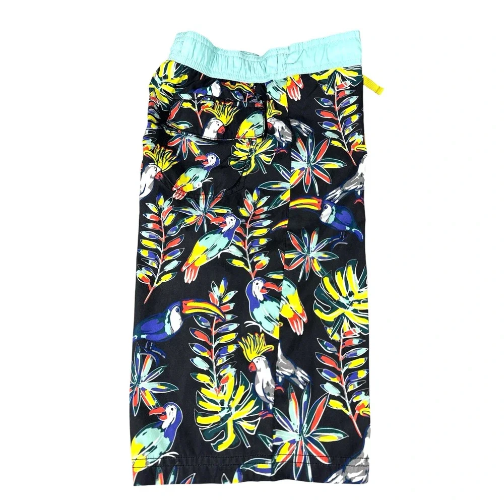 Tommy Bahama make splash